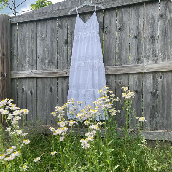 Jessica Simpson maxi dress‎ with lace details - Picture 1 of 6